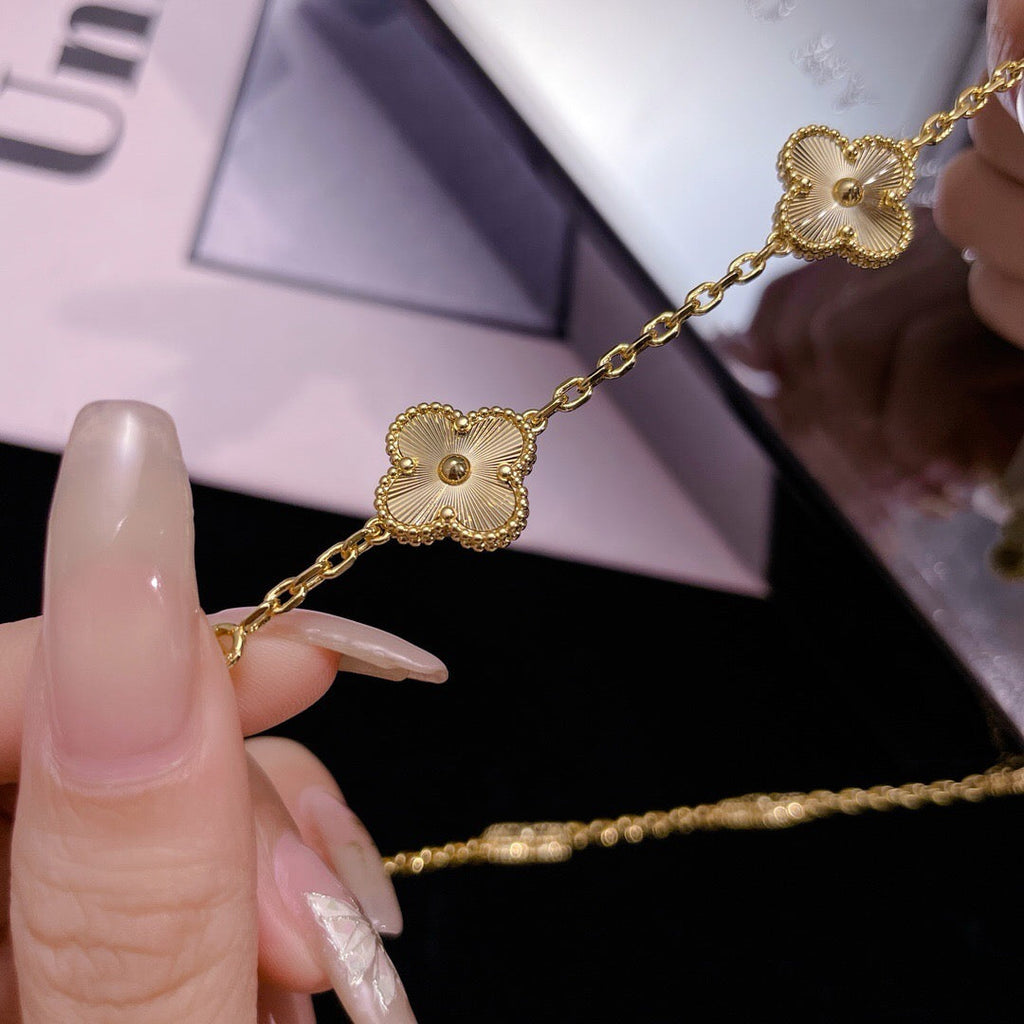 [⭐JeweliWhal]CLOVER 10 MOTIFS LASER NECKLACE