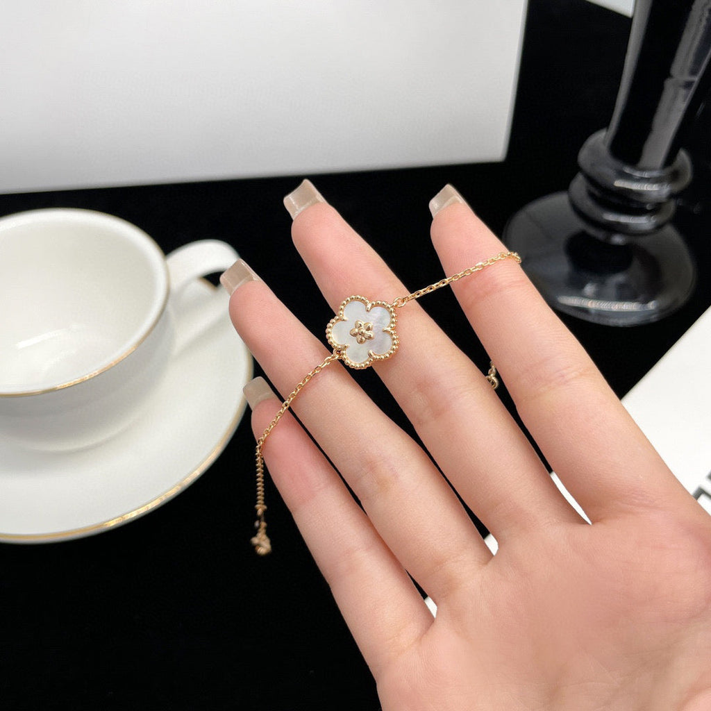 [⭐JeweliWhal]ラッキーホワイトモッププラムブロッサムブレスレット