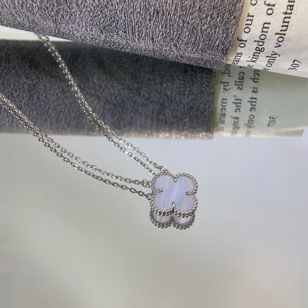 [⭐JeweliWhal]CLOVER 15MM BLUE CHALCEDONY NECKLACE SILVER