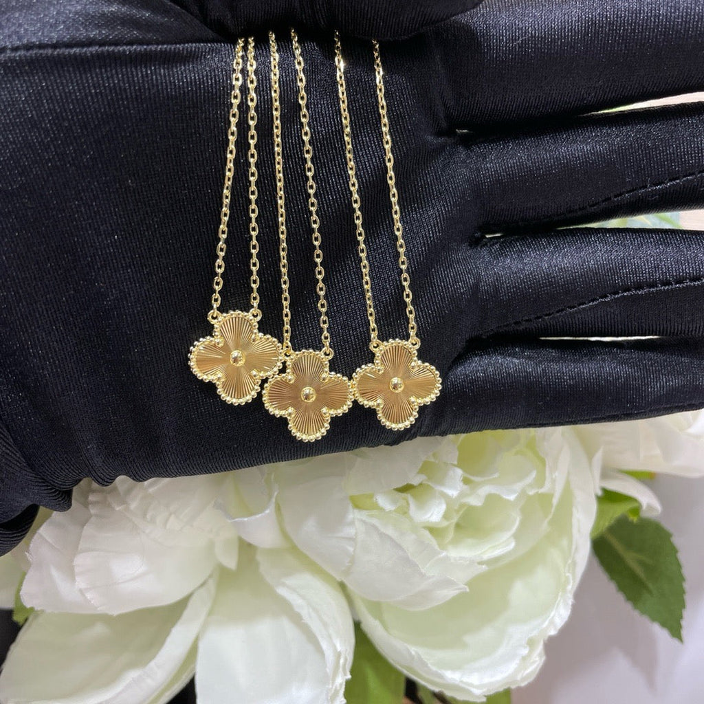 [⭐JeweliWhal]CLOVER 15MM LASER NECKLACE