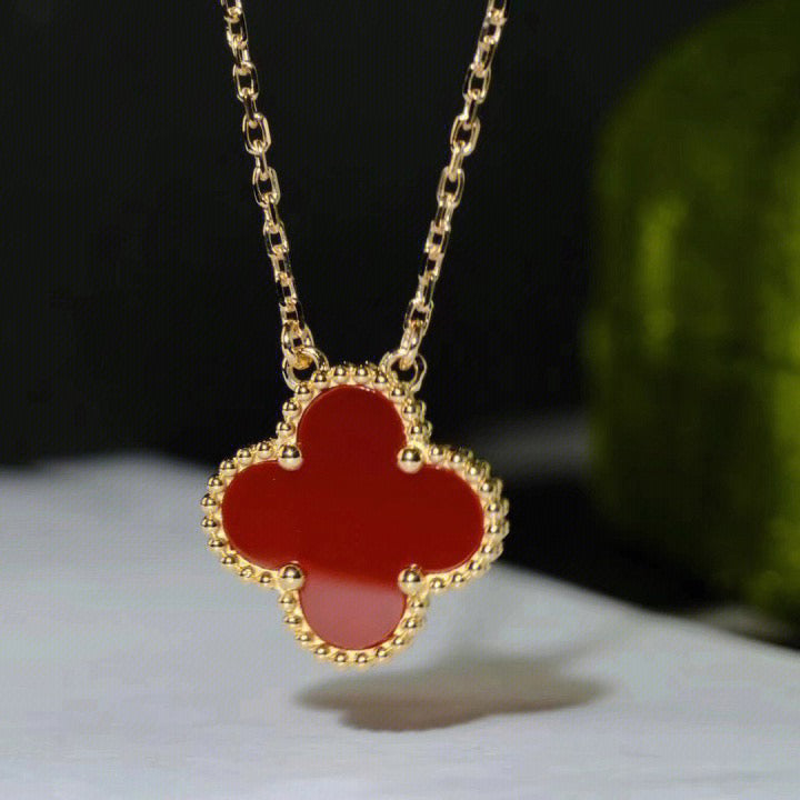 [⭐JeweliWhal]CLOVER 15MM CARNELIAN SINGLE FLOWER NECKLACE