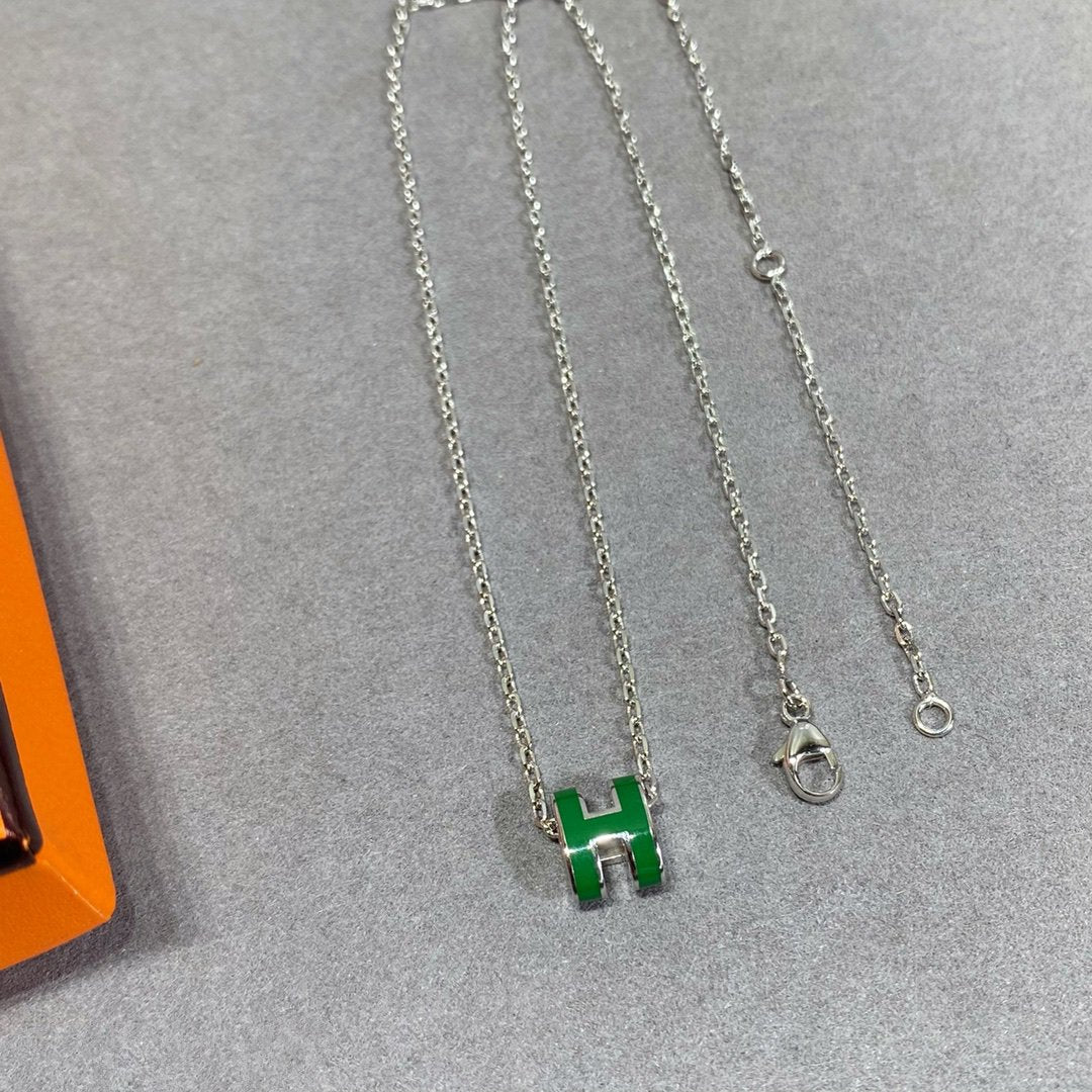 [⭐JeweliWhal]POP H GREEN NECKLACE SILVER AND GOLD