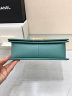 BOY BAG MEDIUM 25 EVERGREEN CAVIAR GOLD HARDWARE