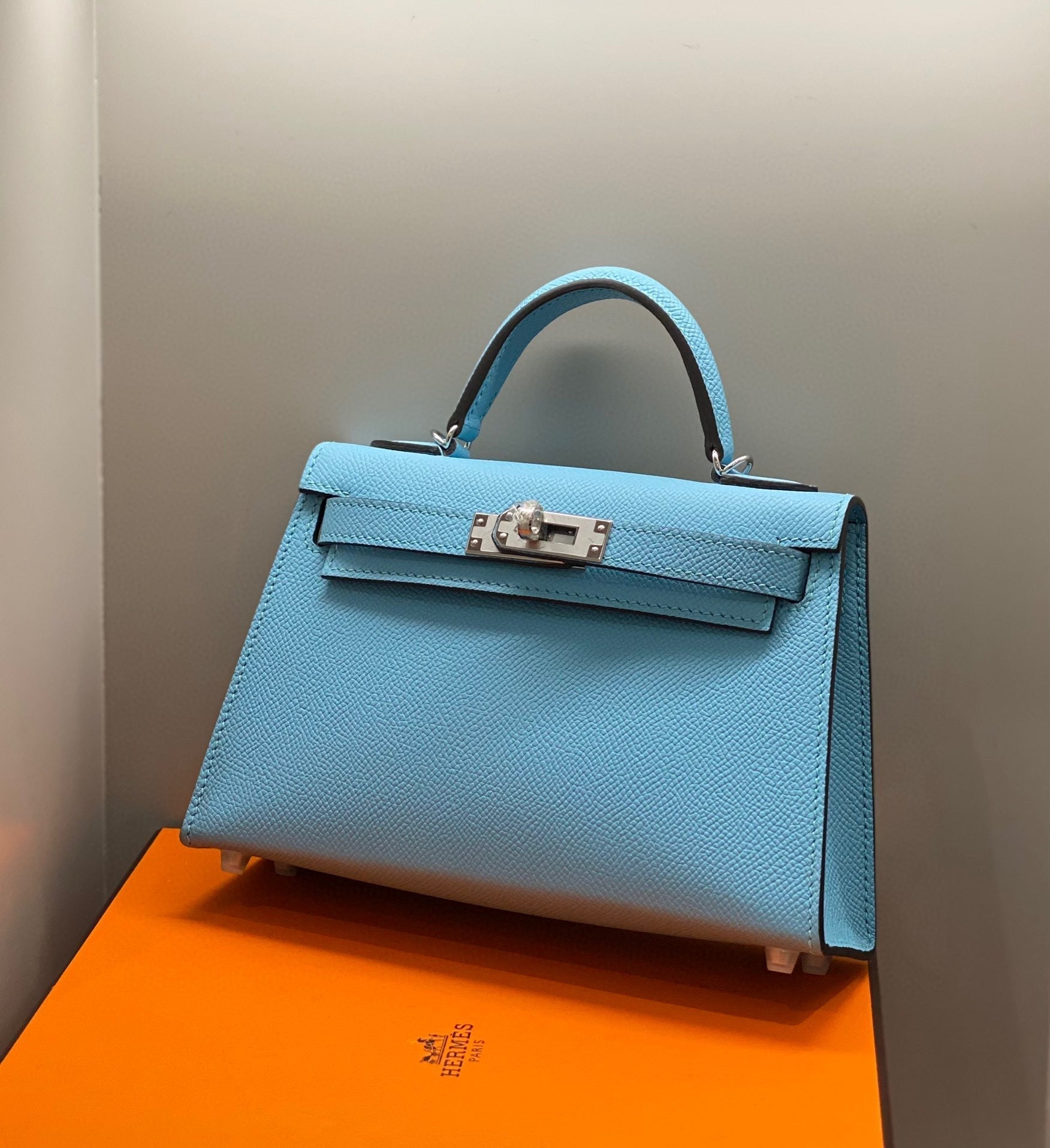 HM ケリー ミニ 20 スカイブルー エプソム シルバーハードウェア