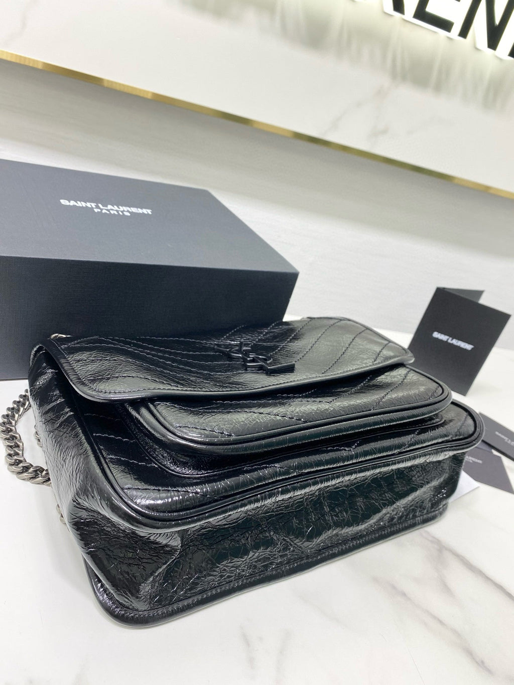 ミディアム ニキ 28インチ ブラック カーフスキン チェーンバッグ 高級