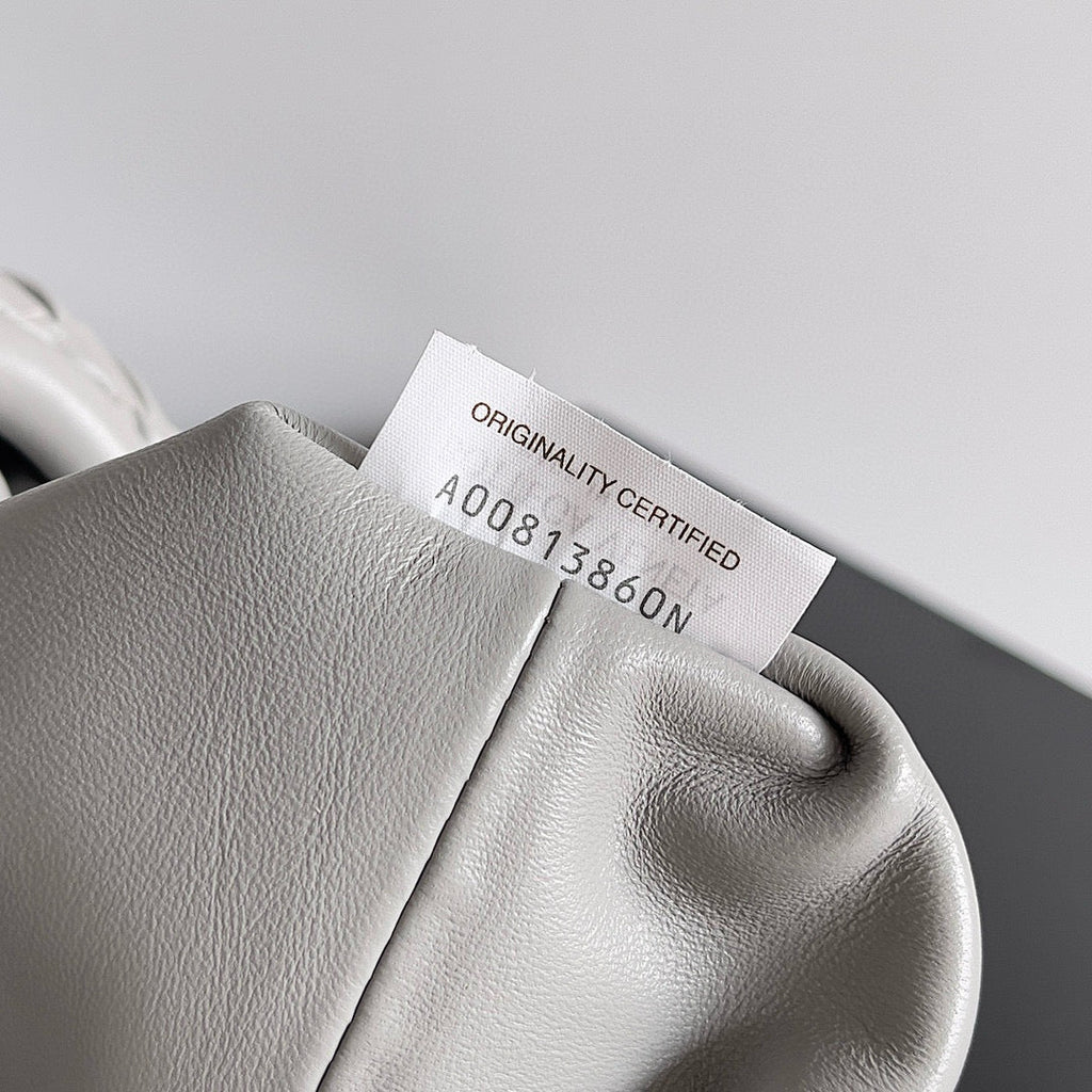 Teen Lauren 1980 With Chain 27 PEARL CALFSKIN GHW