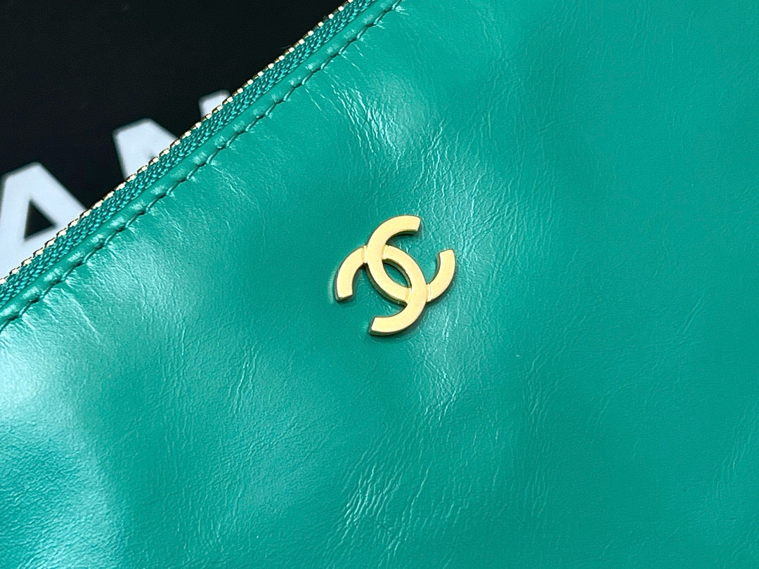 CC HOBO BAG 37 GREEN LAMBSKIN GOLD HARDWARE