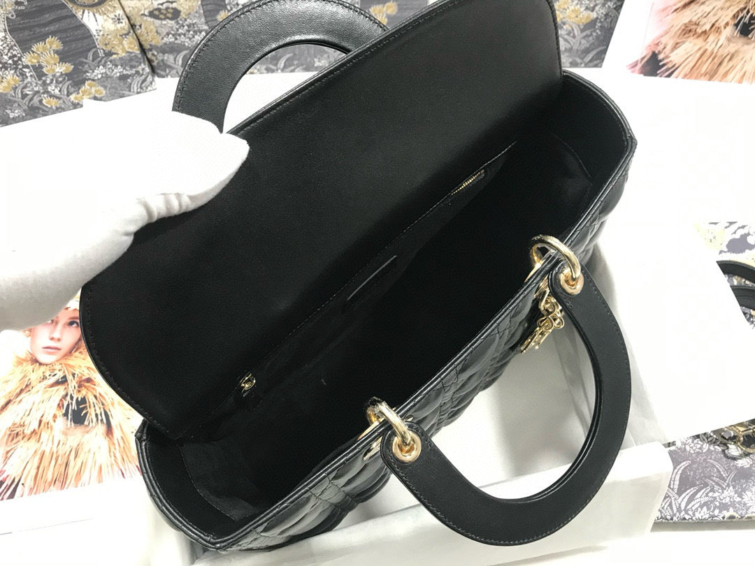 LARGE 32 LADY BAG IN BLACK LAMBSKIN WITH GOLD HARDWARE