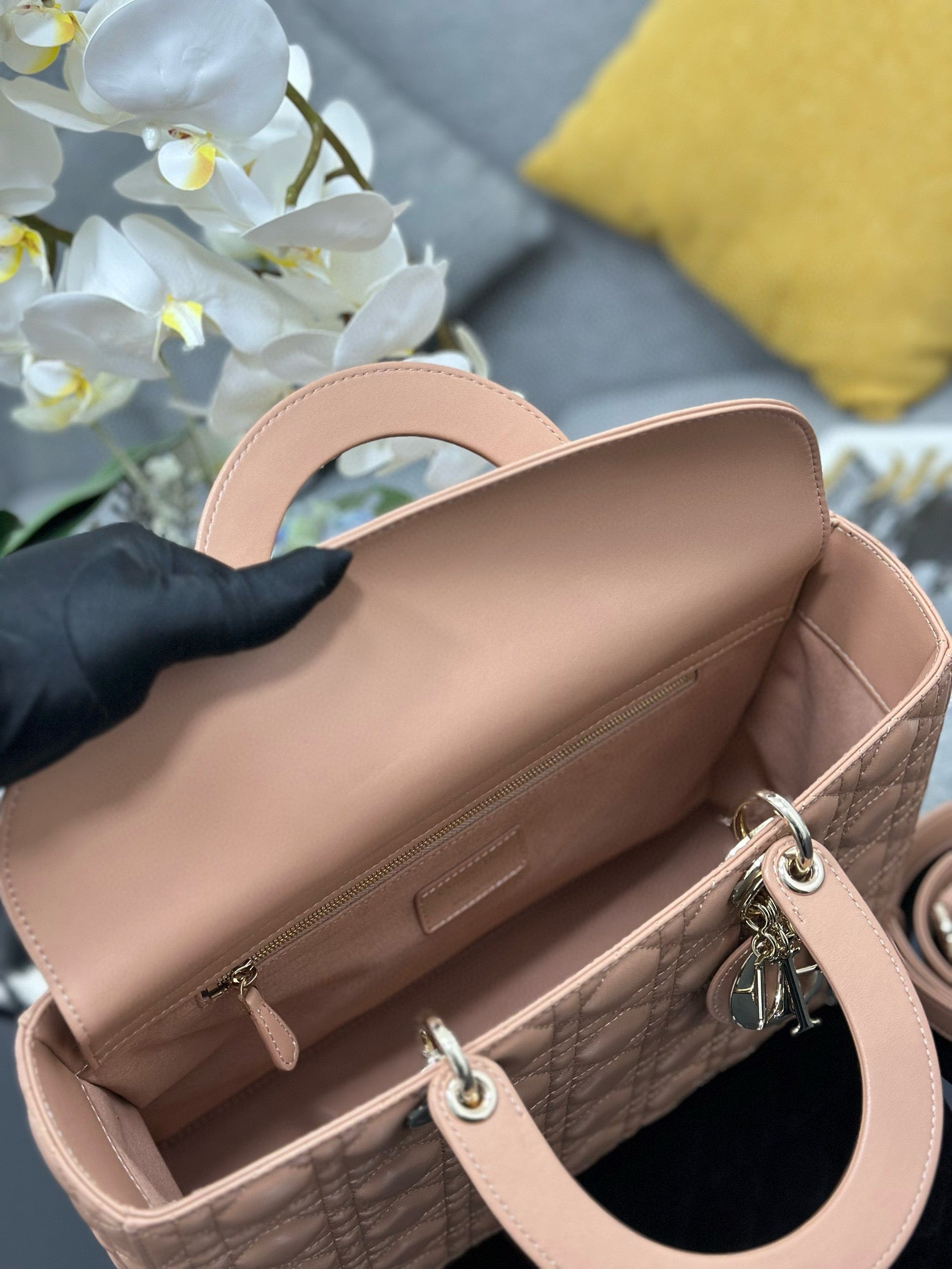 LARGE 32 LADY BAG IN PEACE LAMBSKIN WITH GOLD HARDWARE