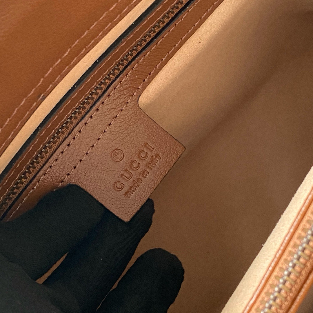 ミディアム ダイアナ トートバッグ 35インチ ブラウン ラッカー カーフスキン バンブーハンドル