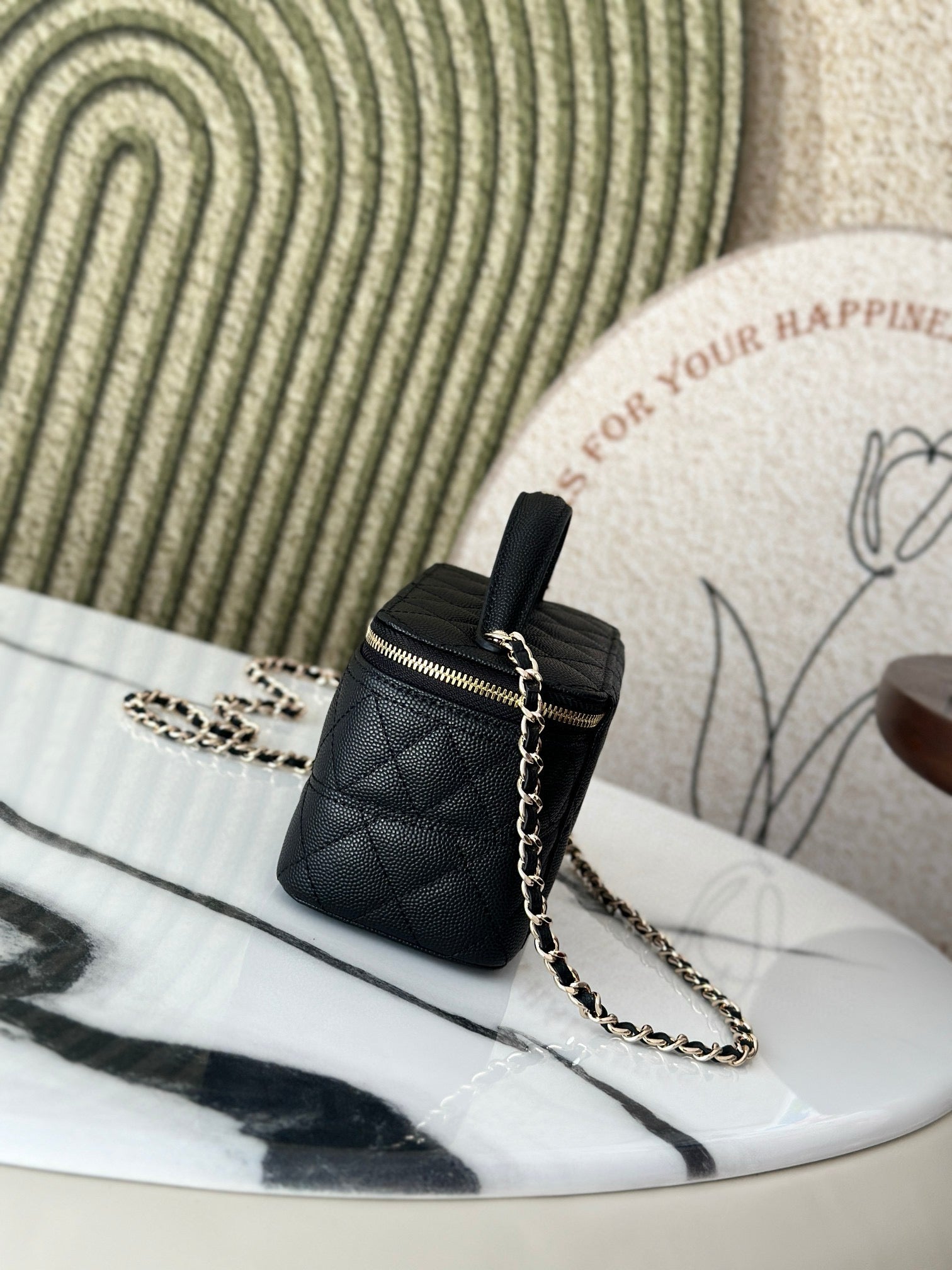 VANITY 17 キャビア ハンドル付き ブラックカーフスキン ゴールド金具