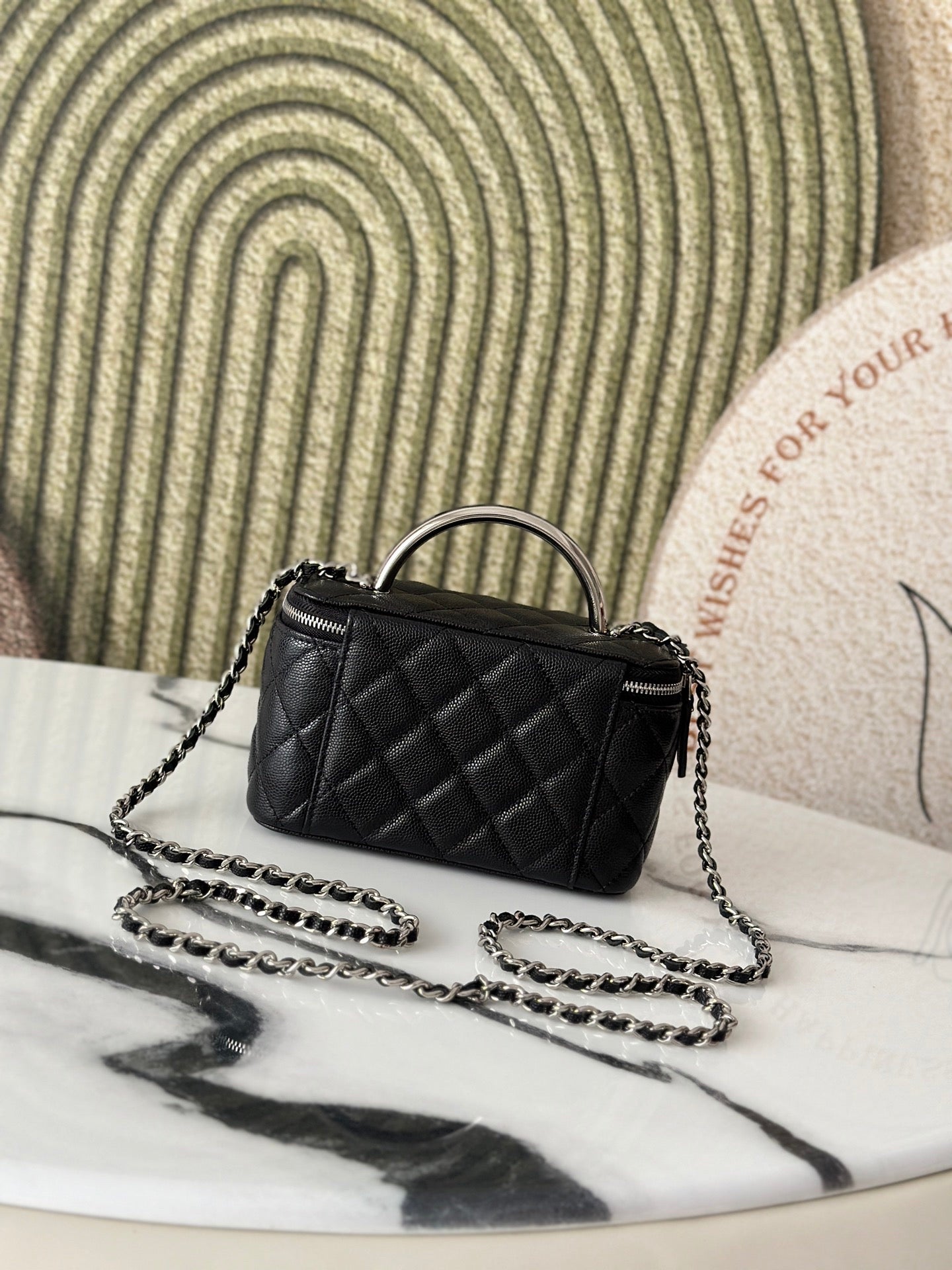 25P バニティ 17 キャビア ハンドル付き ブラック カーフスキン シルバー金具