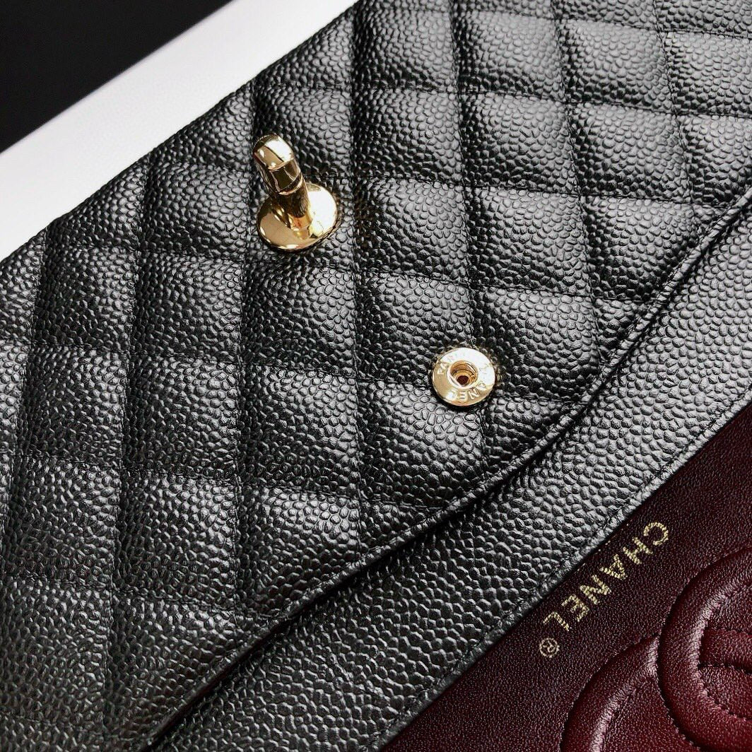 FLAP BAG 25 IN BLACK CAVIAR LEATHER GOLD HARDWARE