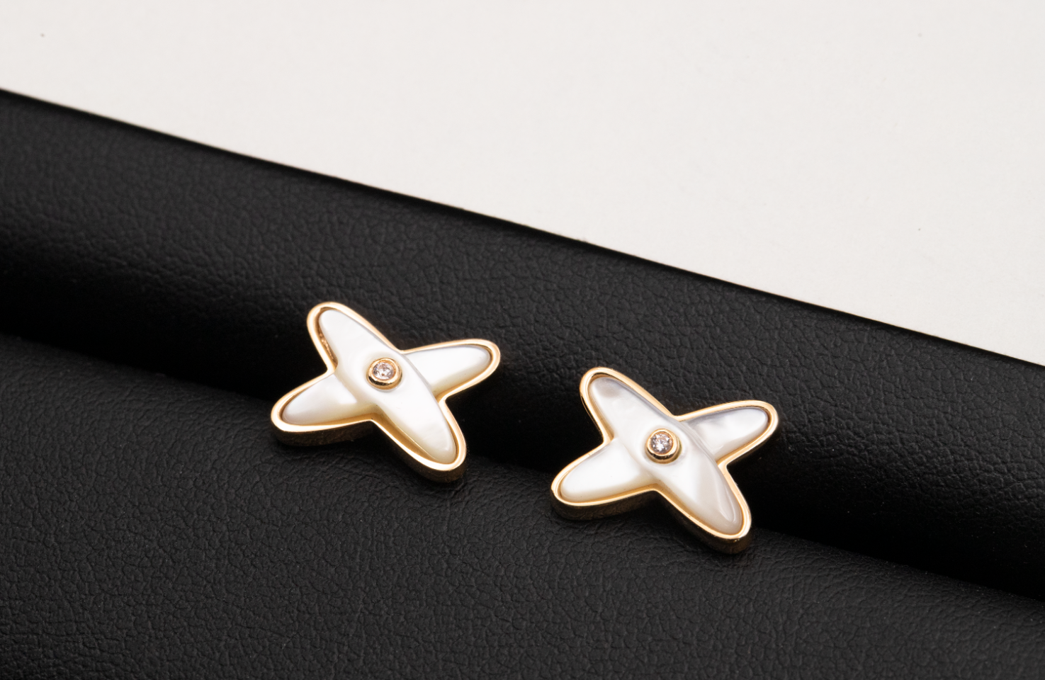 [⭐JeweliWhal]JEUX DE WHITE MOP ROSE GOLD DIAMOND EARRINGS