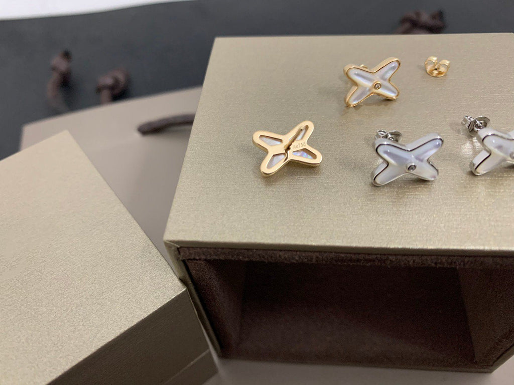 [⭐JeweliWhal]JEUX DE WHITE MOP SILVER DIAMOND EARRINGS