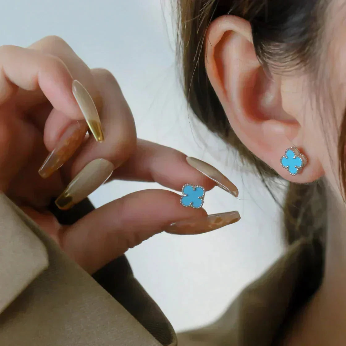 [⭐JeweliWhal]CLOVER MINI 9.5MM ONYX STUD EARRINGS SILVER