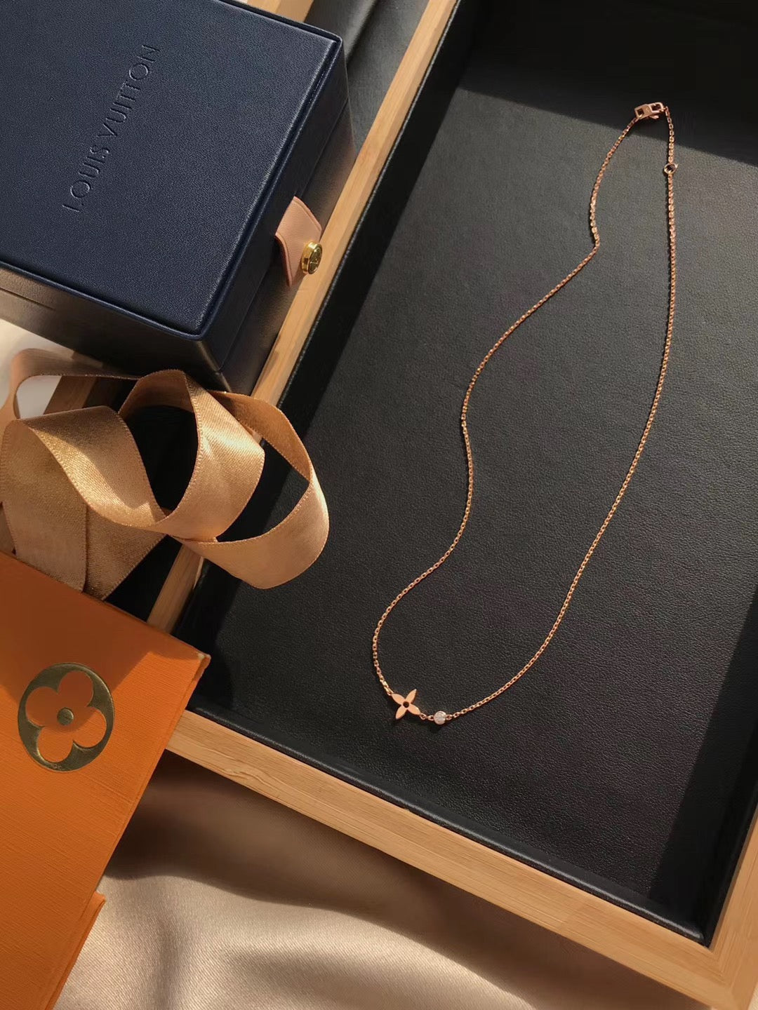 [⭐JeweliWhal]BLOSSOM PENDANT PINK GOLD AND DIAMOND