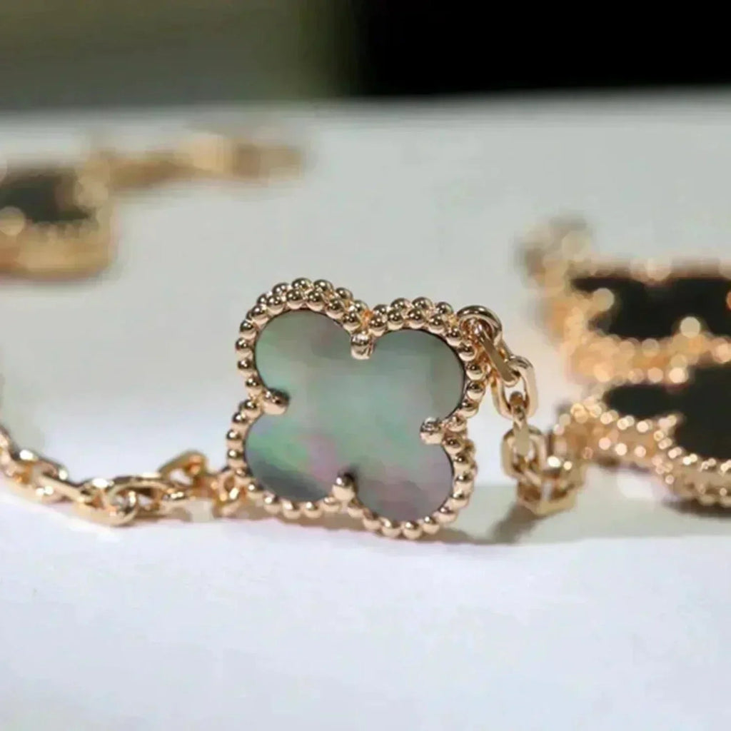 [⭐JeweliWhal] クローバー 5モチーフ グレー モップブレスレットコレクション