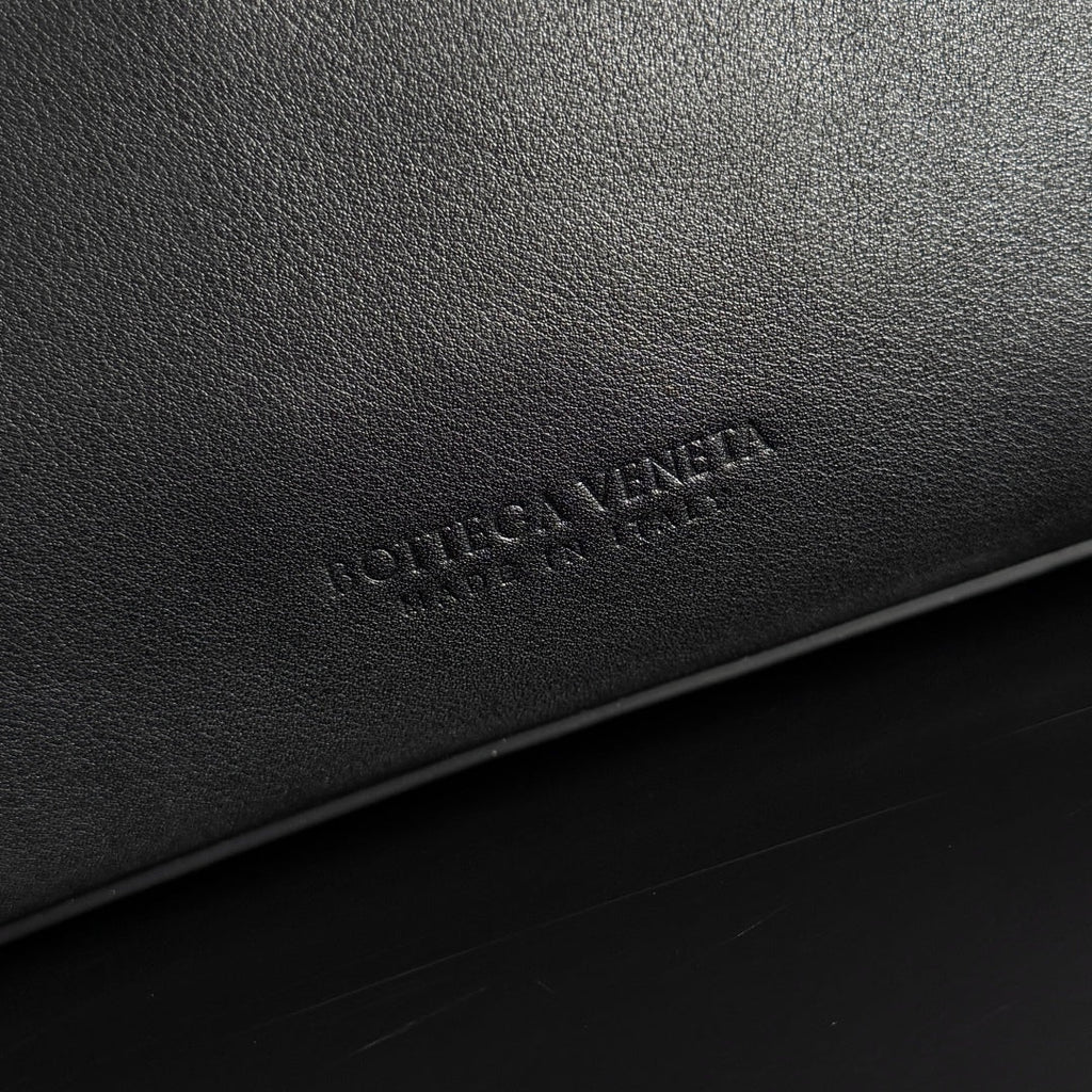 MEDIUM CIAO CIAO 34 IN BLACK CALFSKIN