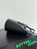 BOTTEGA VENETA 25S MEDIUM LIBERTA 30 IN BLACK CALFSKIN GOLD HARDWARE