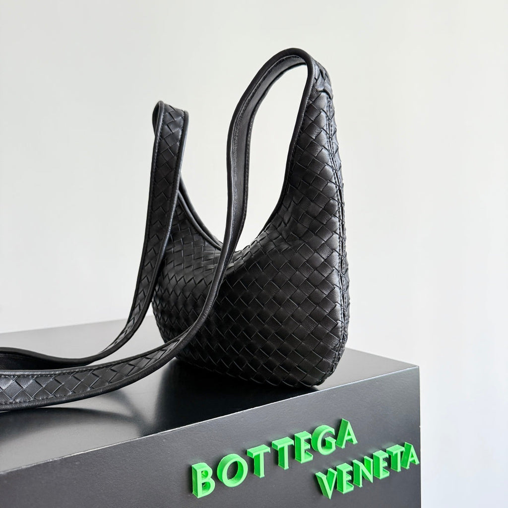 BOTTEGA VENETA 25S VENETO BAG 27 IN BLACK CALFSKIN SILVER HARDWARE