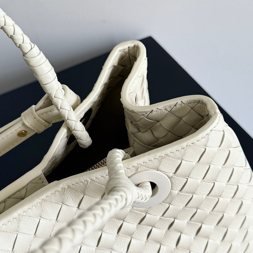 ボッテガ・ヴェネタ 25S バスケットバッグ 31 アイボリーカーフスキン ゴールド金具