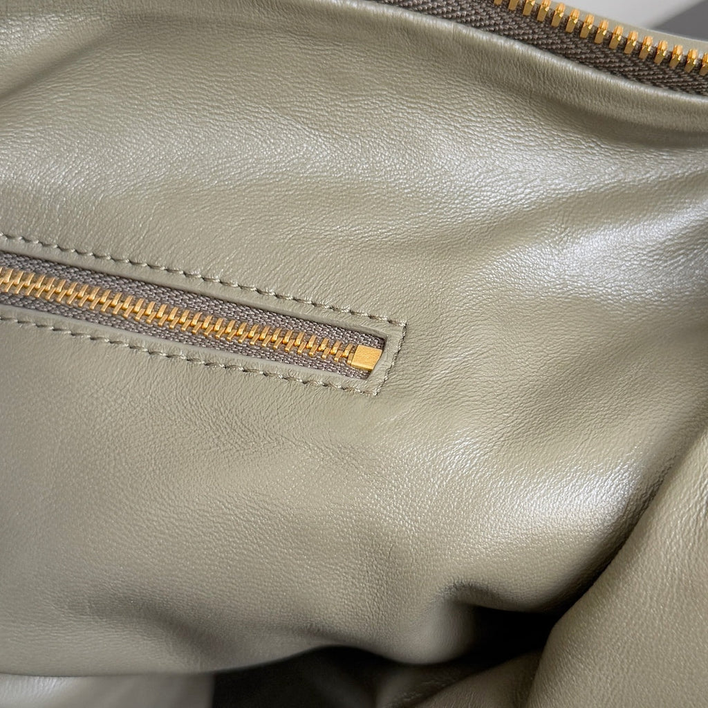 BOTTEGA VENETA 25S SMALL JODIE 48 IN ARMY GREEN CALFSKIN GOLD HARDWARE