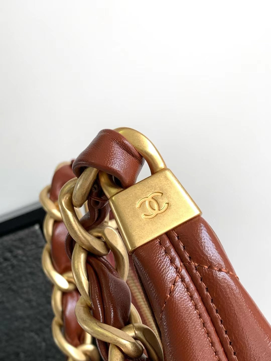 ホーボーバッグ 22インチ レッドブラウン シャイニーカーフスキン ゴールド金具