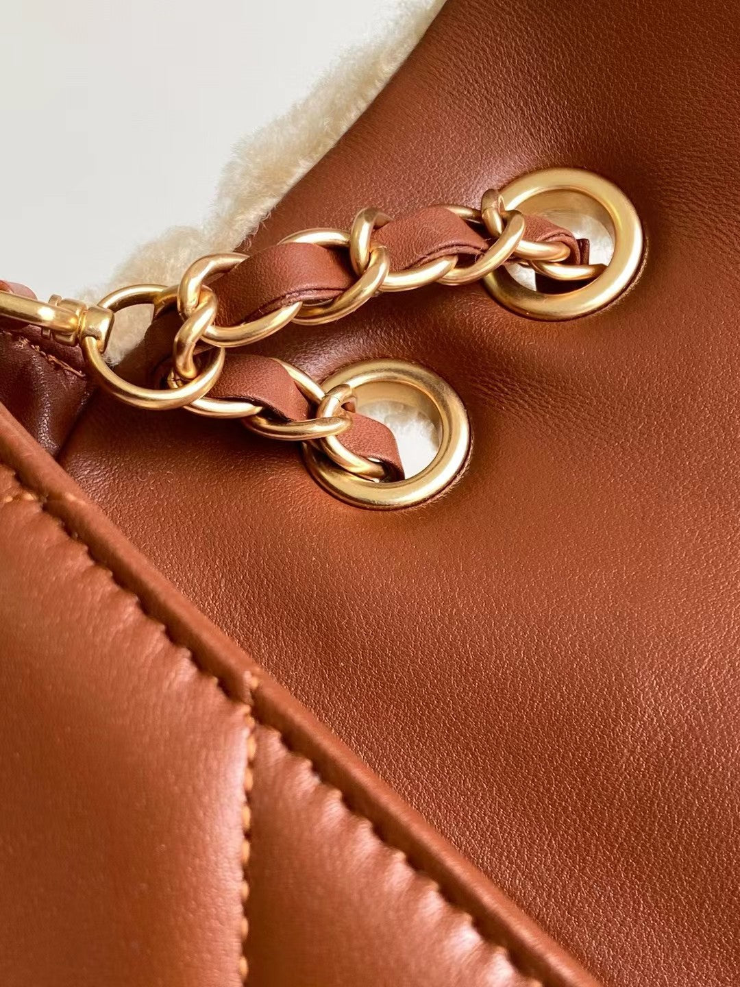 ミディアム フラップバッグ 23 ベージュウール＆ジンジャーオレンジカーフスキン ゴールド金具