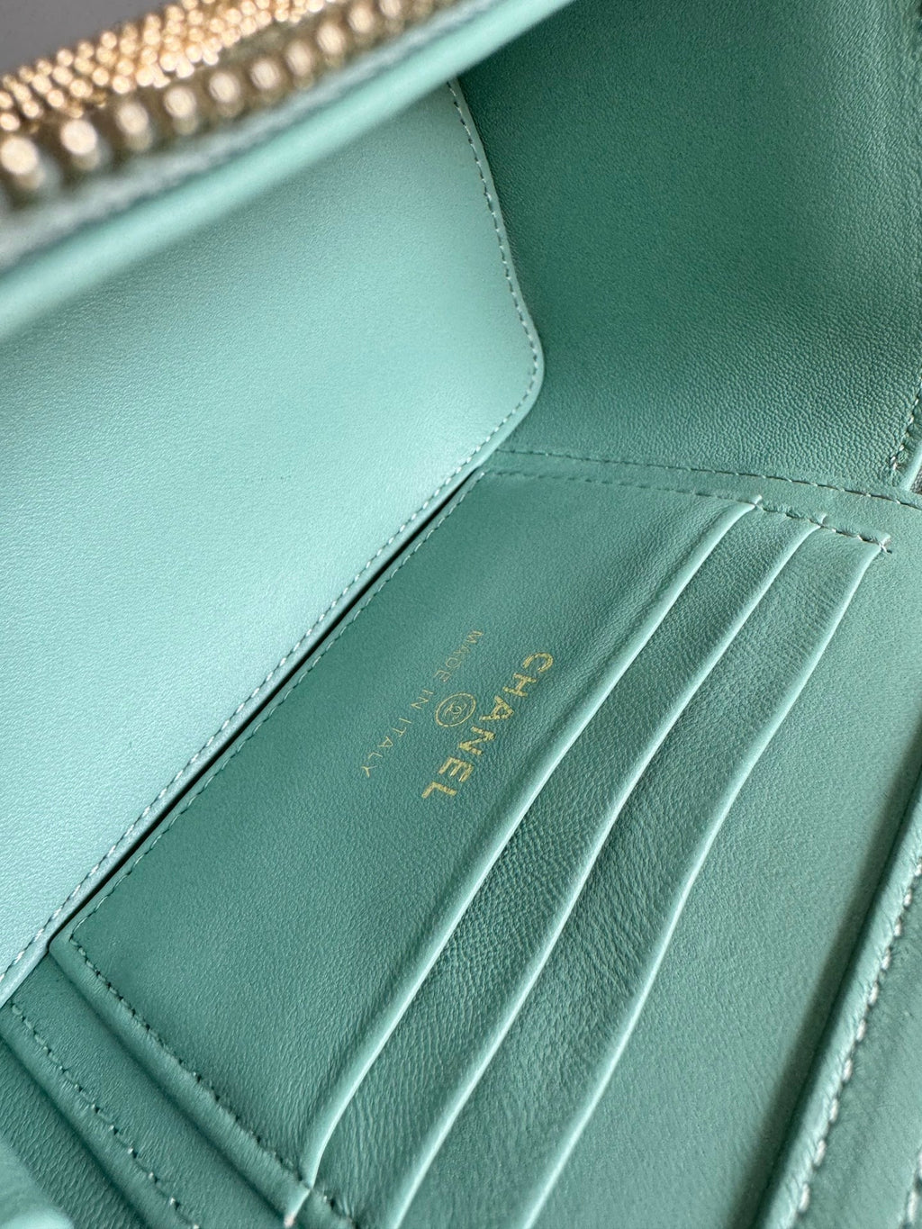 CC バニティケース パール 17cm アクアブルー ラムスキン ゴールド金具