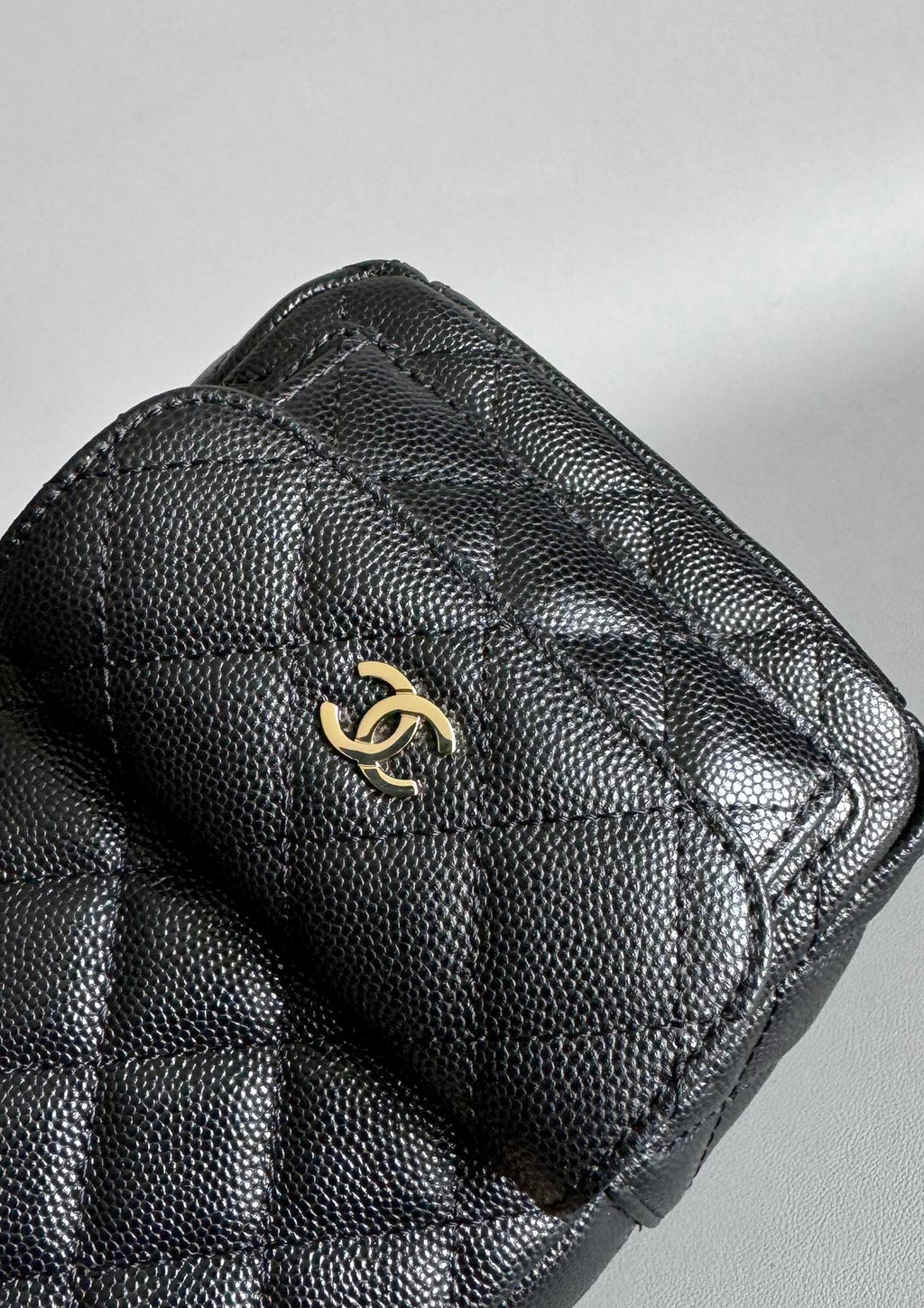 CC ミニ 18 バックパック ブラック キャビア ライトゴールド ハードウェア