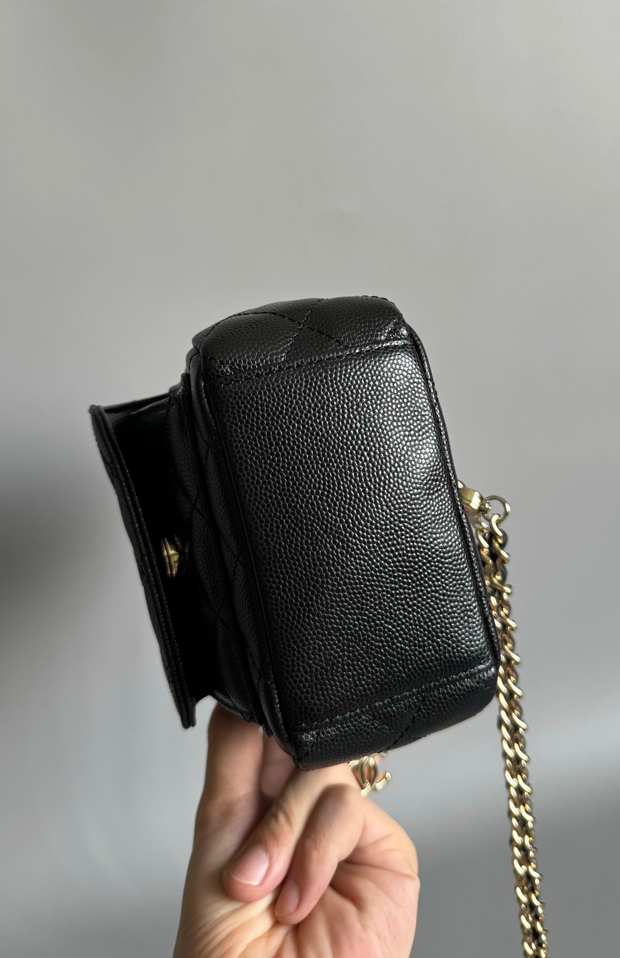 CC ミニ 18 バックパック ブラック キャビア ライトゴールド ハードウェア