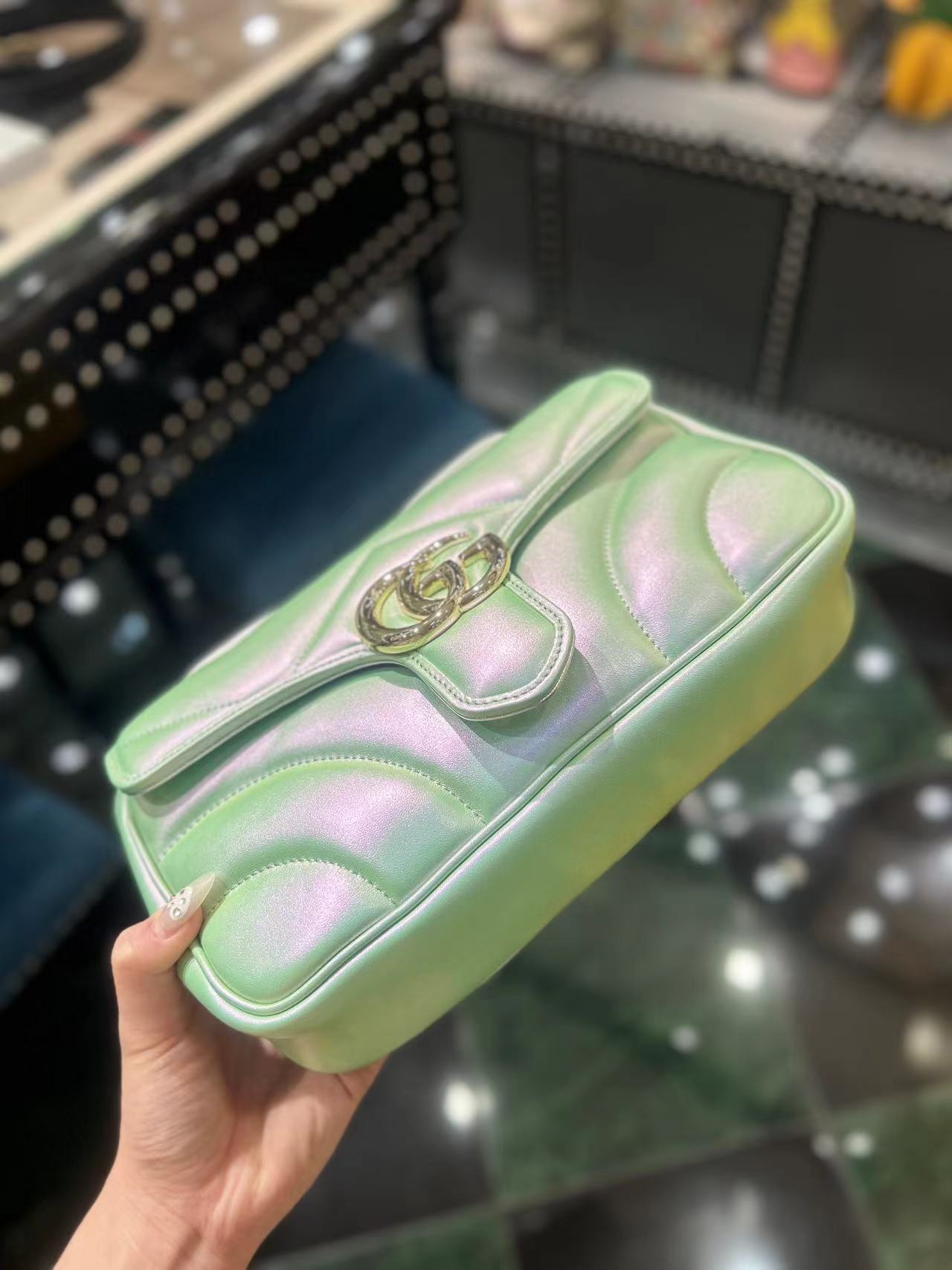 GGマーモント 26 ミディアム ショルダーバッグ グリーン イリデッセント カーフスキン