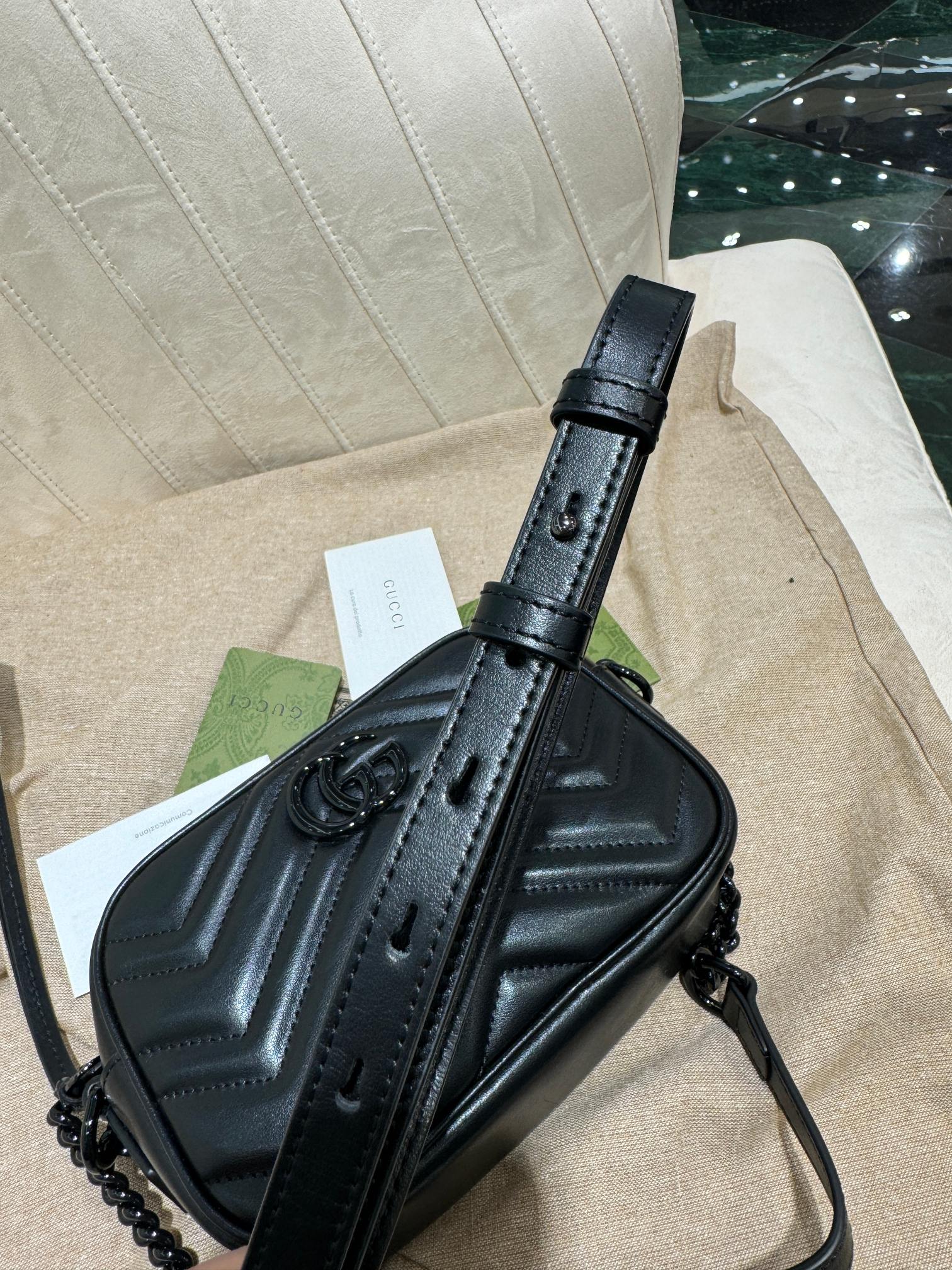 GGミニ 18 マーモント マトラッセ ショルダーバッグ ブラック カーフスキン