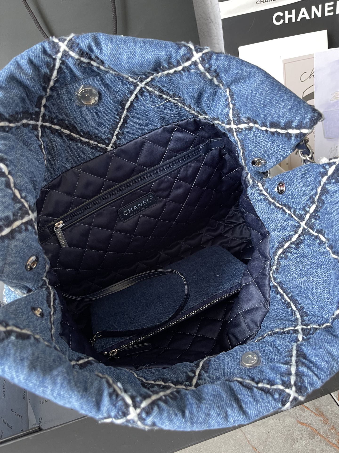 CC ラージ 42 クロスボディバッグ ブルーデニム チェーン付き