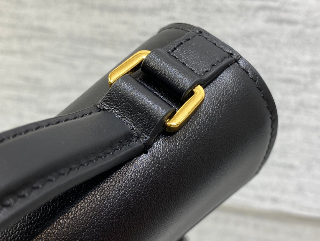 ミス・モンテーニュ ミニバッグ（ブラック シャイニースムースカーフスキン）