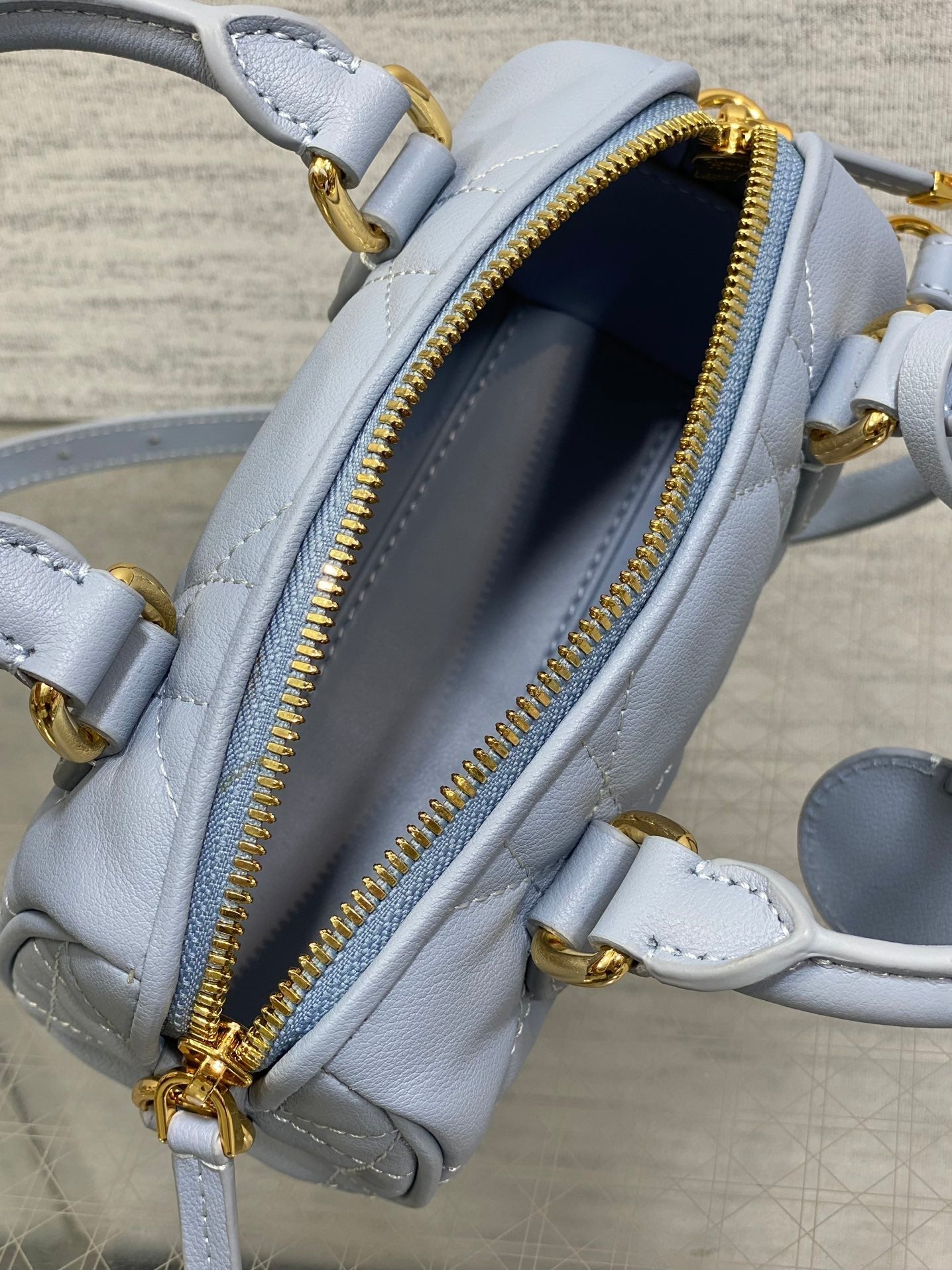 グルーヴ ミニ 17 バッグ（ライトブルー ラムスキン）