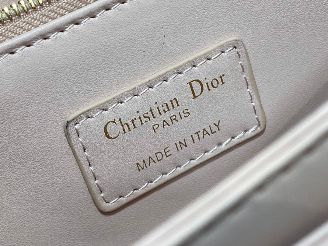 ミニバッグ 24インチ ライトピンク パテント カナージュ カーフスキン