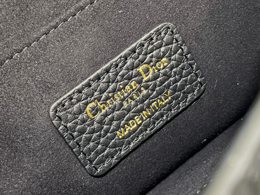 ミニ 21 ボビーバッグ（ブラック ラムスキン）