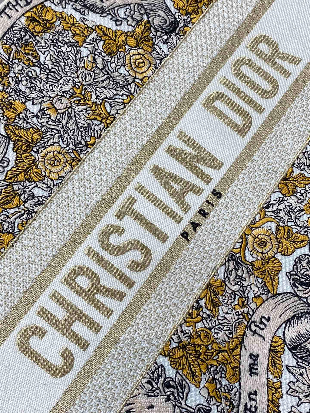 カラフルキャンバス製 MEIDUM 36 ブックトート 226304