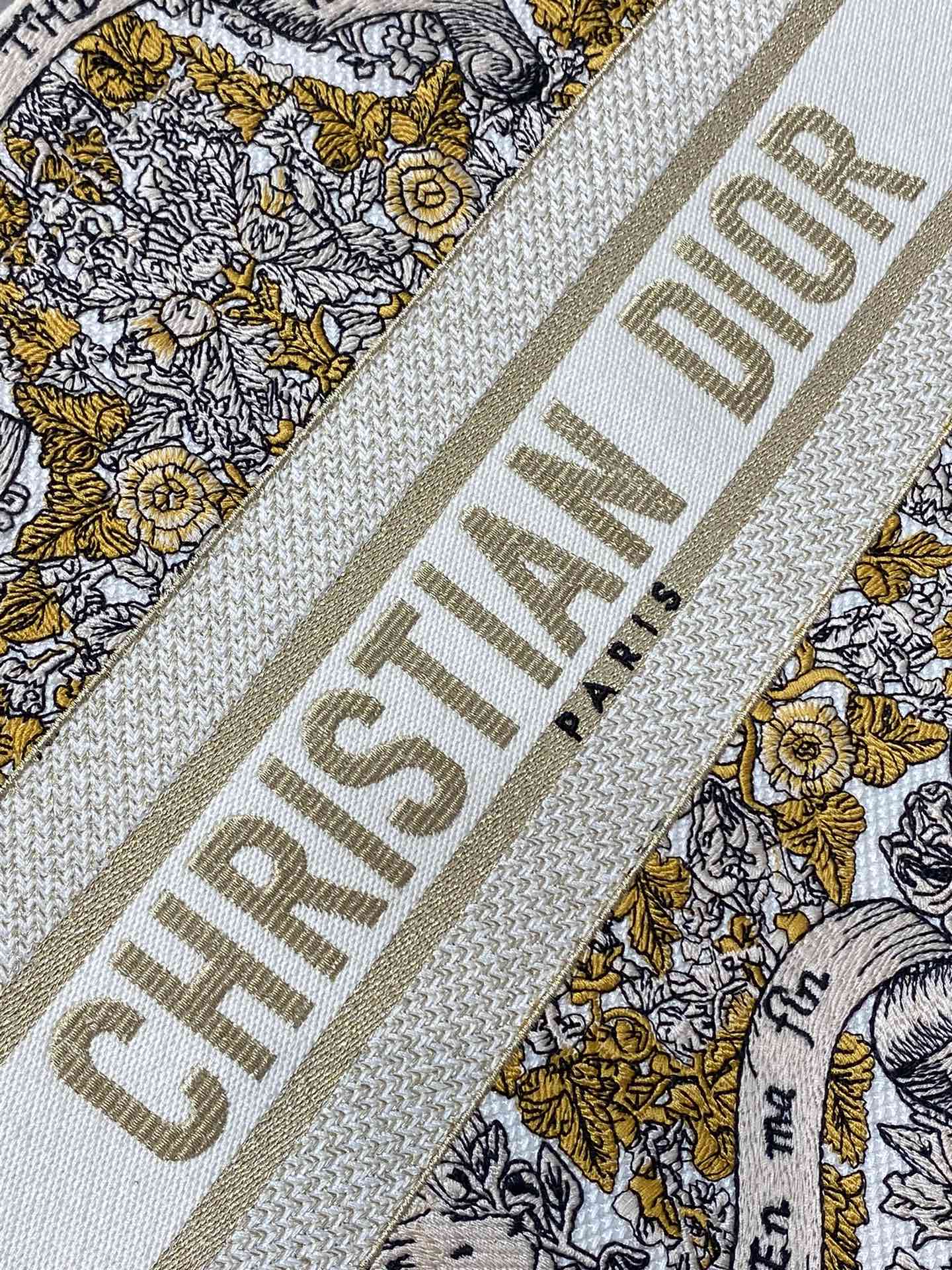 カラフルキャンバス製 MEIDUM 36 ブックトート 226304