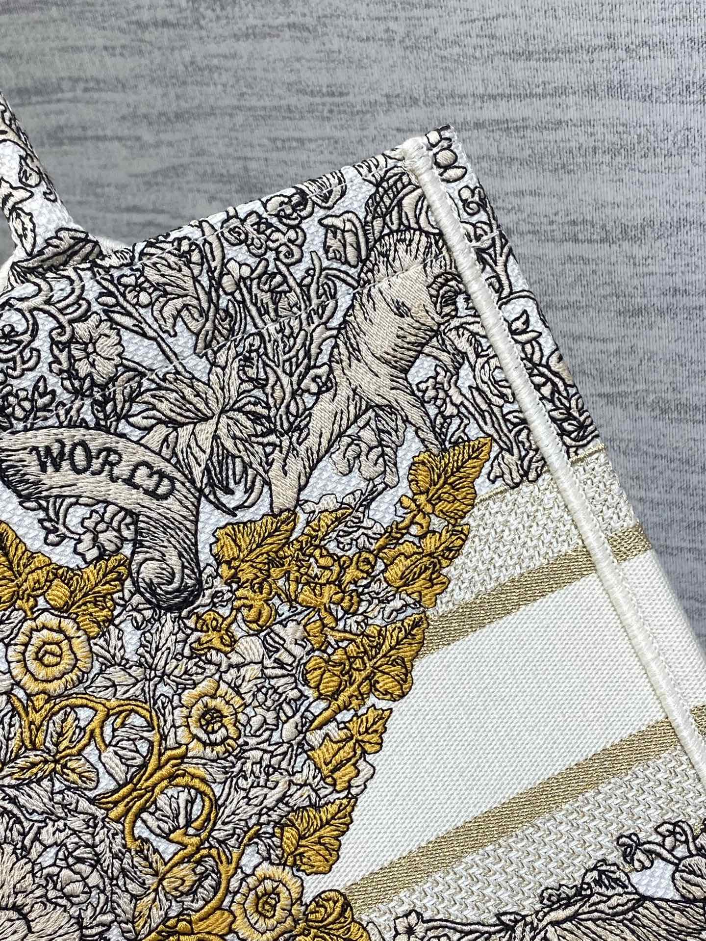 カラフルキャンバス製 MEIDUM 36 ブックトート 226304