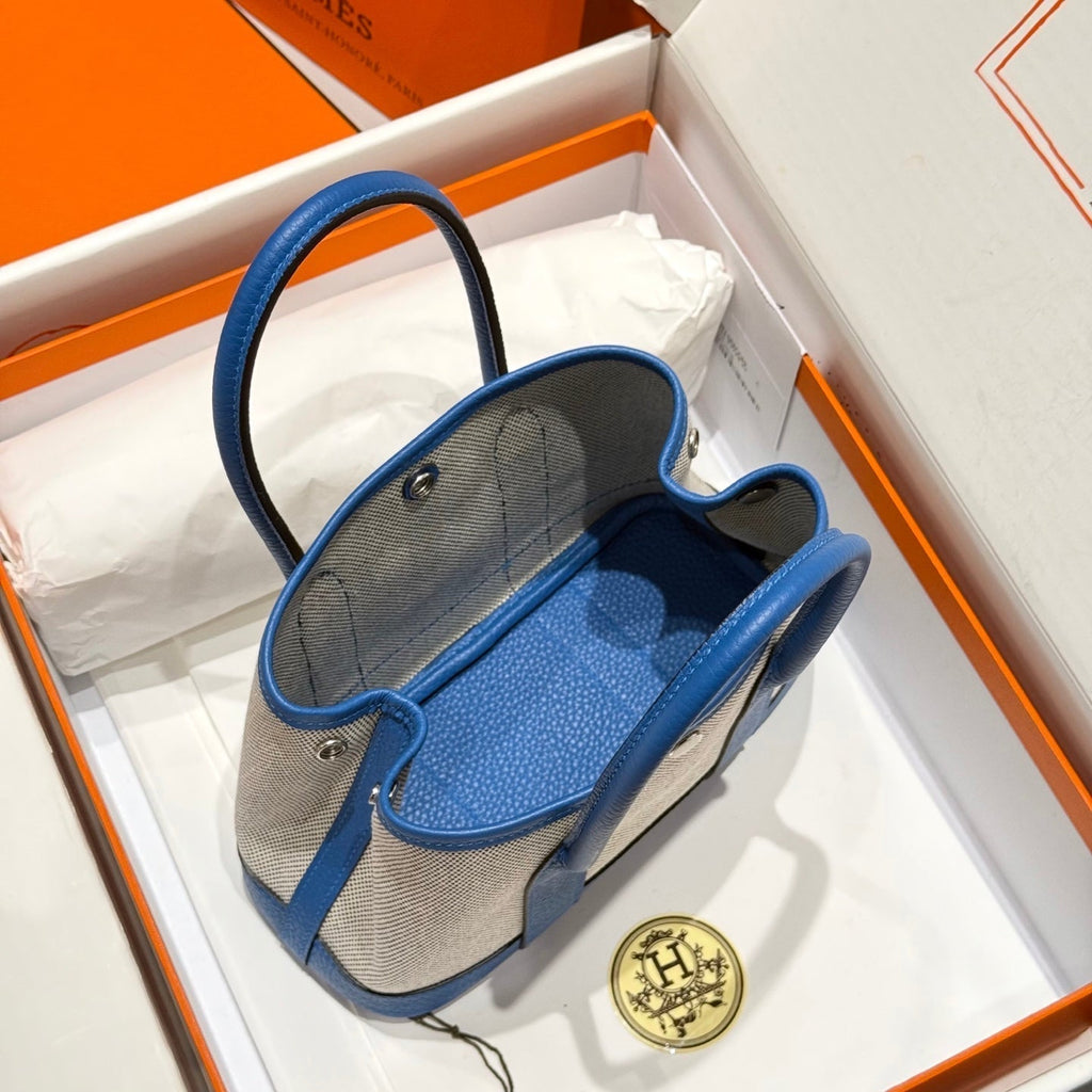 ガーデンパーティー 23cm ホワイトミックスブラックトイレットコットンキャンバスとブルーカーフスキン