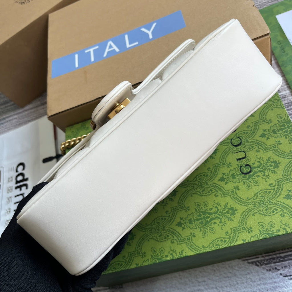 GGマーモント ミディアム 26 バッグ（ホワイト ラムスキン）