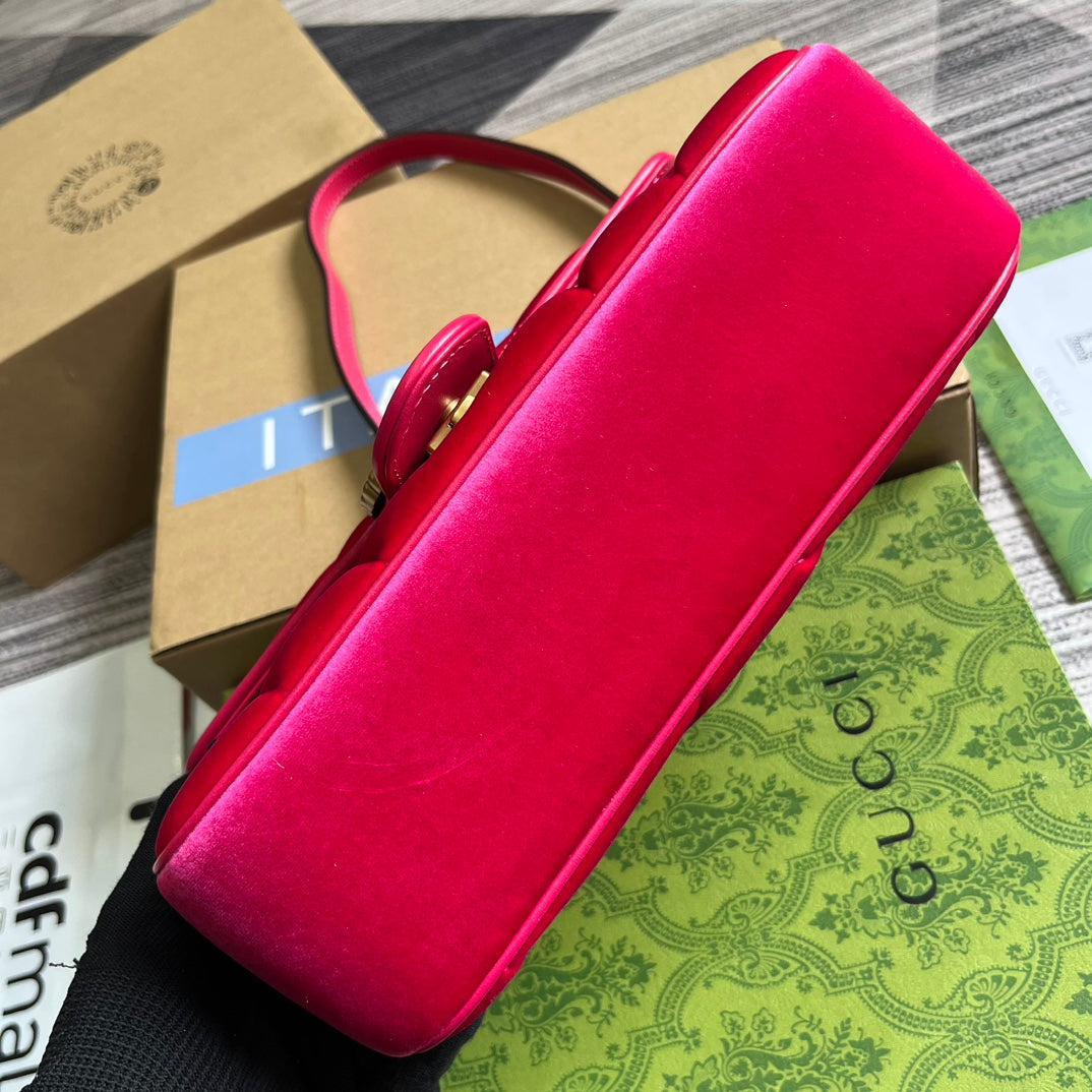 GGマーモント ミディアム 26 バッグ（ブライトピンクベルベット）