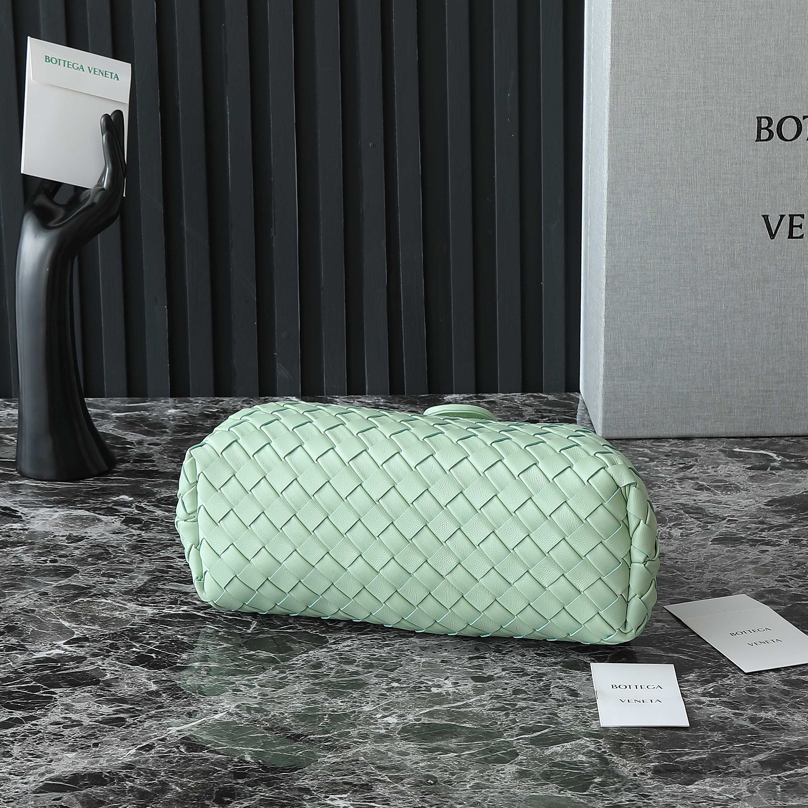 ティーン・ローレン 1980 チェーン付き 31.5 ライトグリーン レザー Ghw 