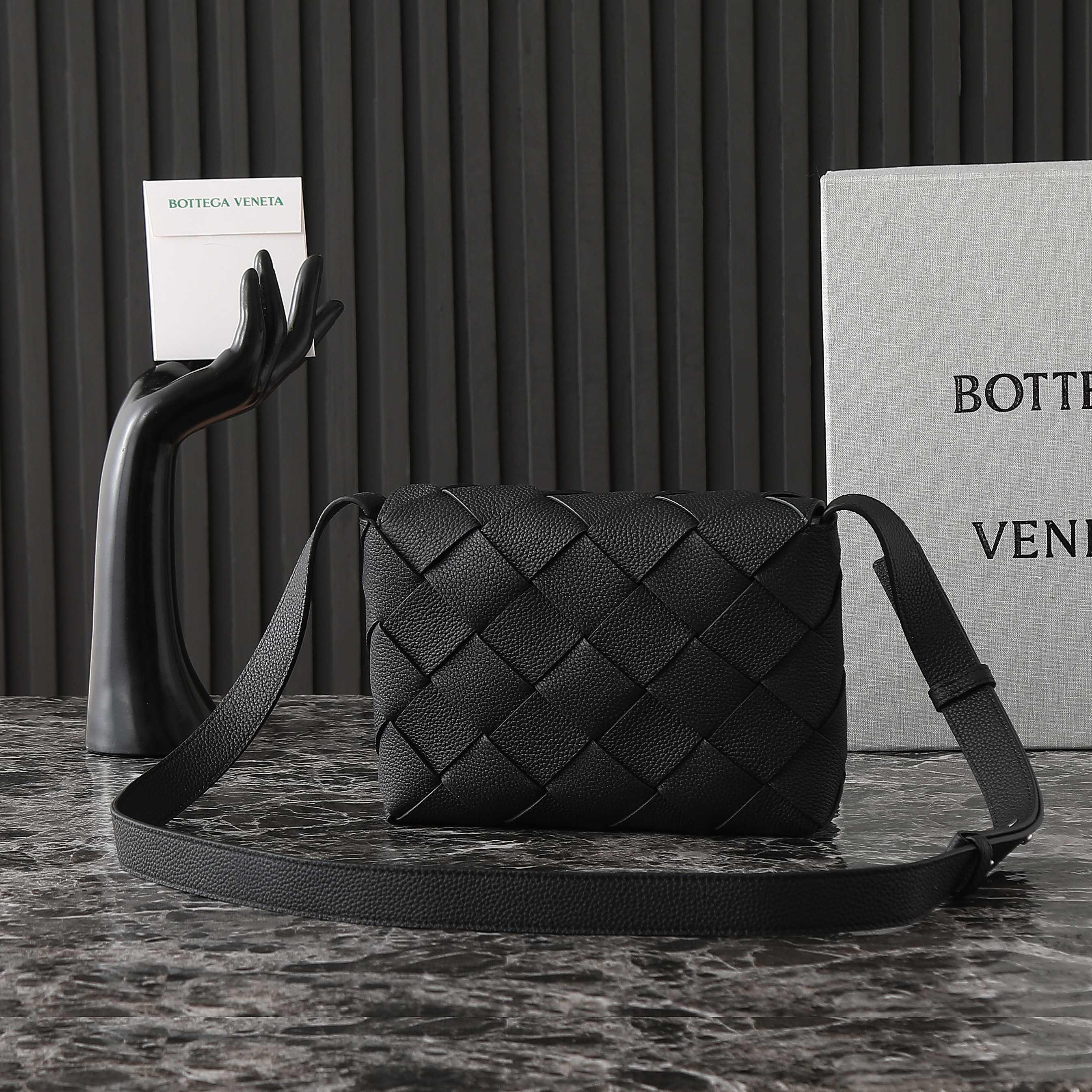 BOTTEGA VENETA 25S DIAGO 22 IN BLACK CALFSKIN SILVER HARDWARE