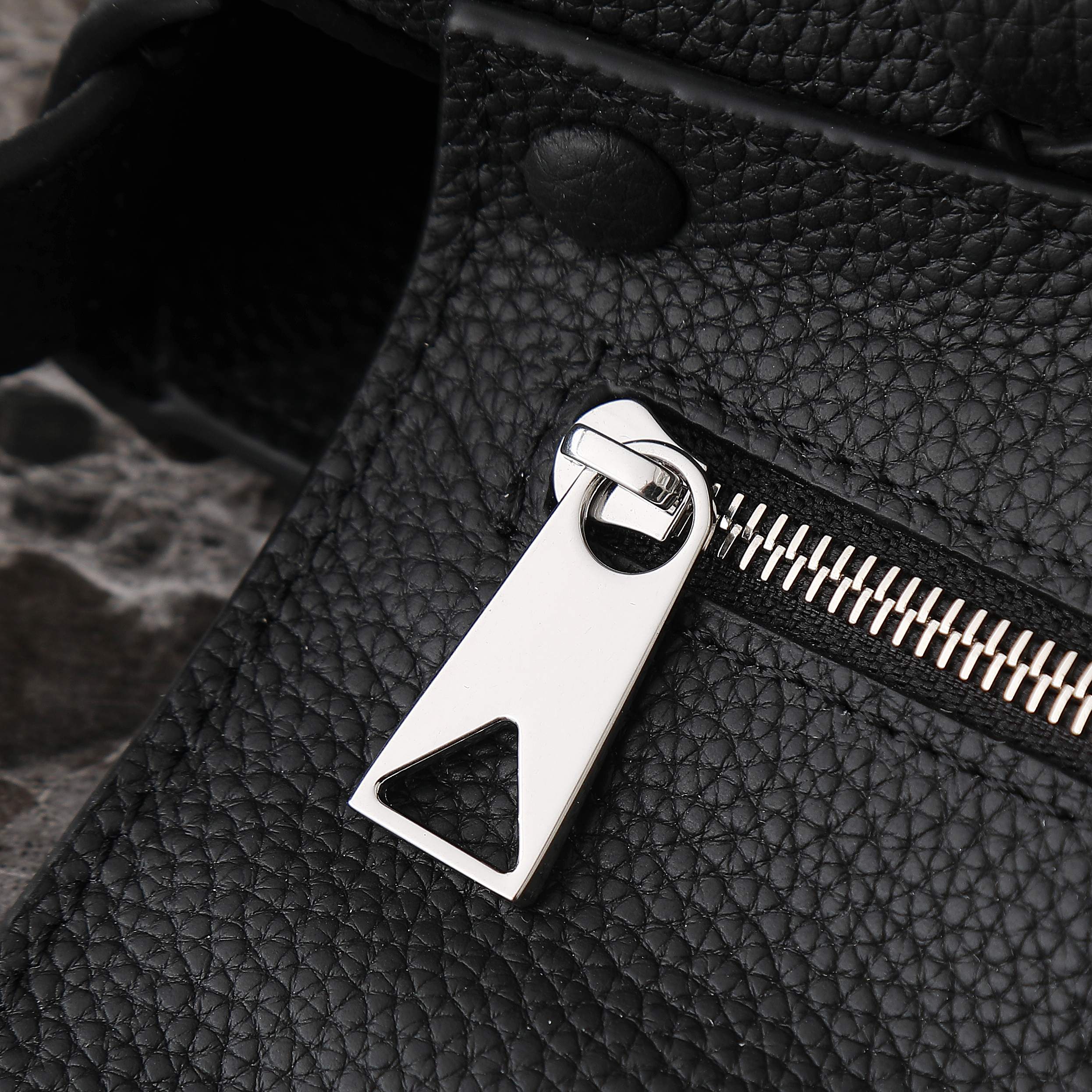 BOTTEGA VENETA 25S DIAGO 22 IN BLACK CALFSKIN SILVER HARDWARE