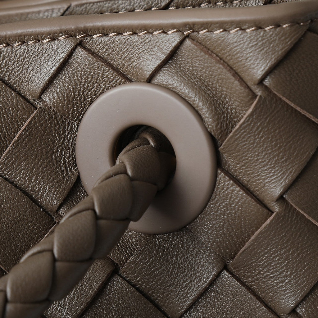 ボッテガ・ヴェネタ 25S ラージ アンディアモ 42 ダークブラウン カーフスキン ゴールド金具