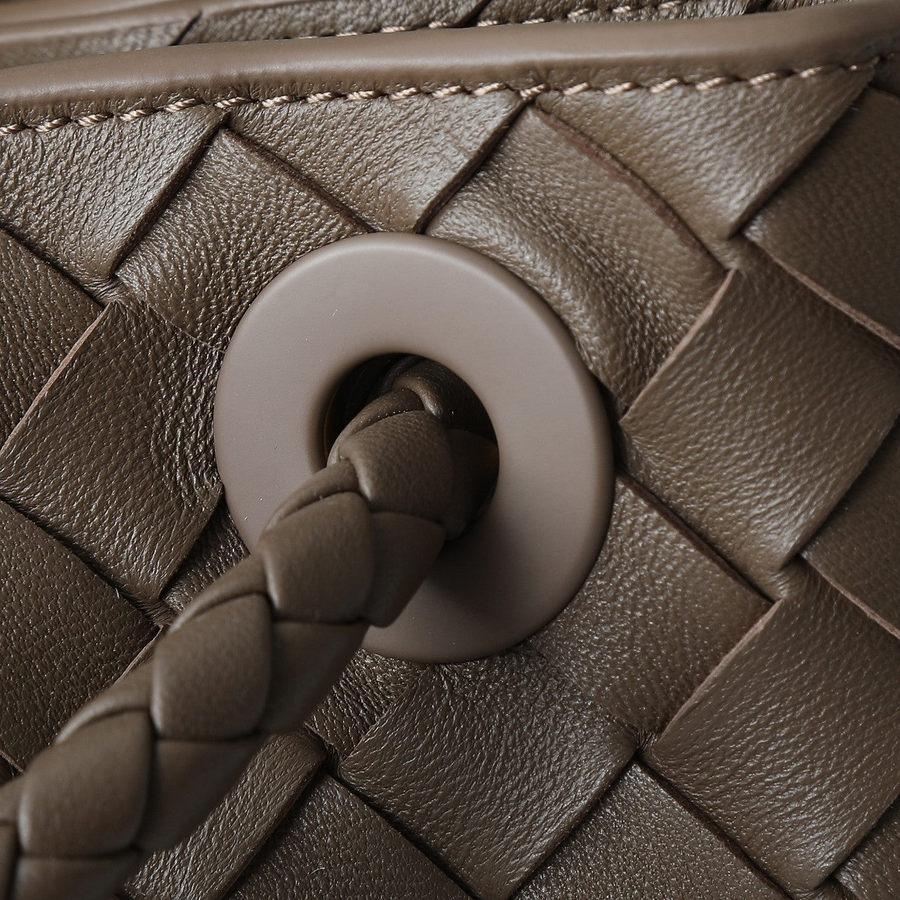 ボッテガ・ヴェネタ 25S ラージ アンディアモ 42 ダークブラウン カーフスキン ゴールド金具